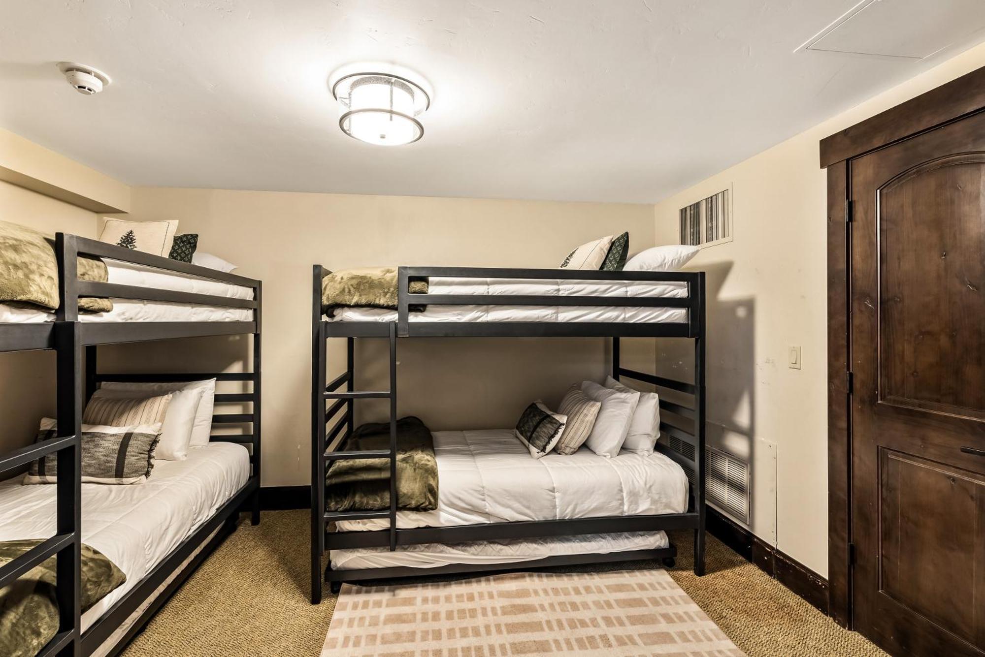 Spacious Luxury Unit At Lionshead Village In ベール エクステリア 写真